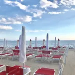 Eden Beach By Mario