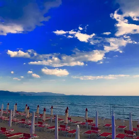 Vendégház Eden Beach By Mario Follonica